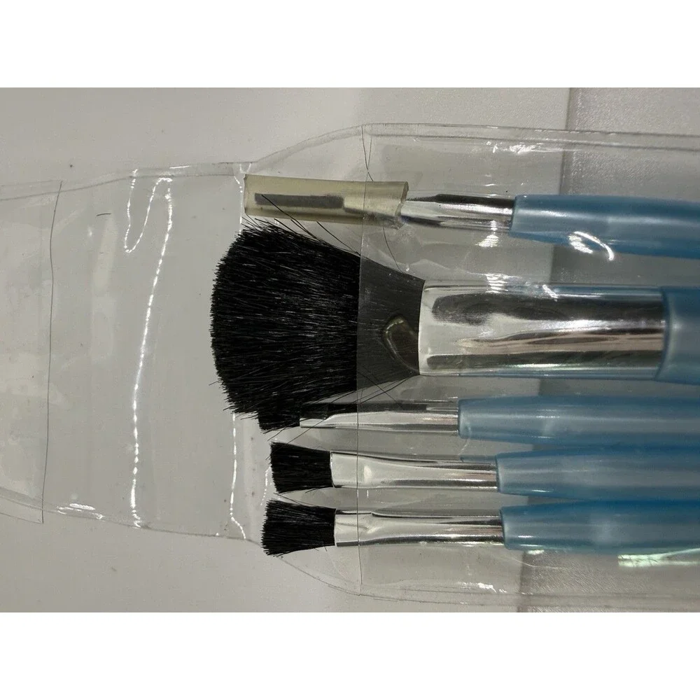MAKE‎ UP KIT MAX MELL 12 Eyeshadow Shimmery or Metallic Finish, 5 Pcs Brush Set
